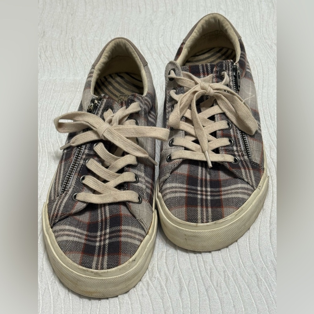 Taos Women’s Size 9.5 Z-SOUL Sneaker Gray & Rust Plaid